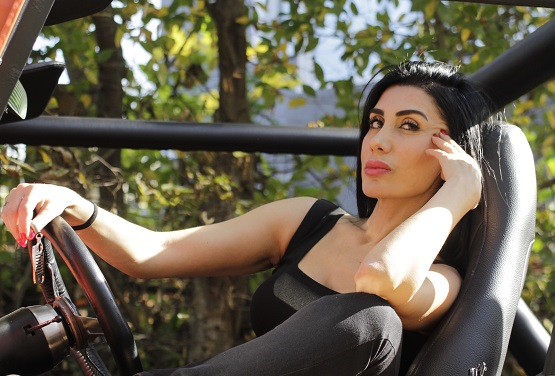 Nuray; Benim eğlencem sahne