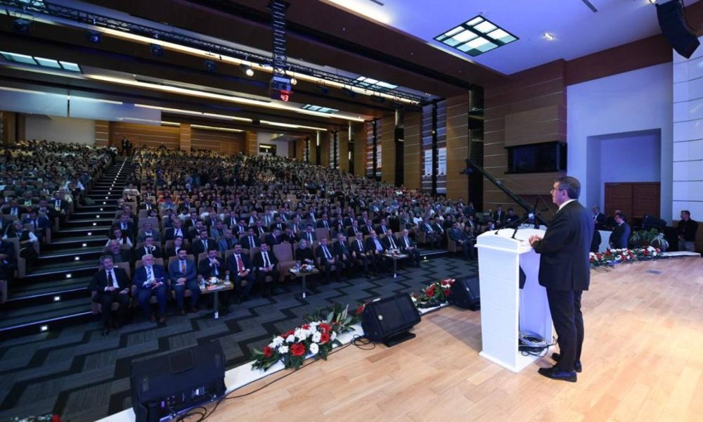 Bakan Tekin, İmam Hatip Okullarının Önemini Vurguladı