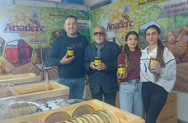 Üreten yüreklerden  Tükenen yüreklere  şifa dağıtıyorum