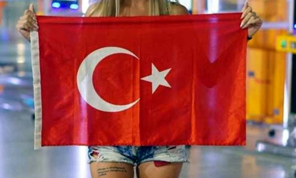 Genç Model Nevide Çiçek Moskova’da!