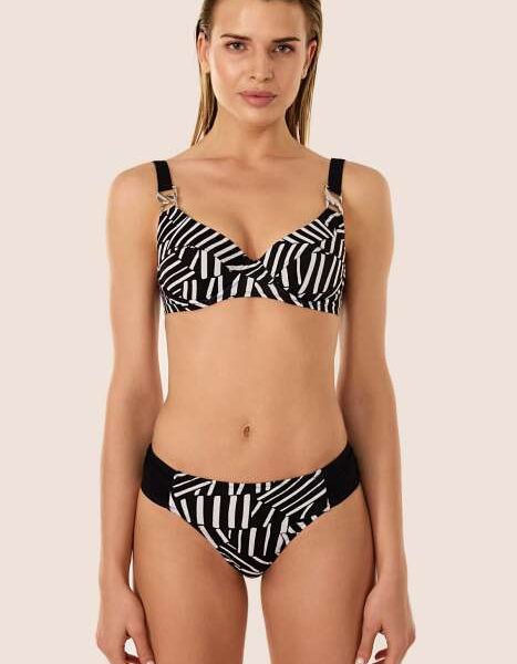 Toparlayıcı Bikini Modelleri ile Plajda Kusursuz Görünüm