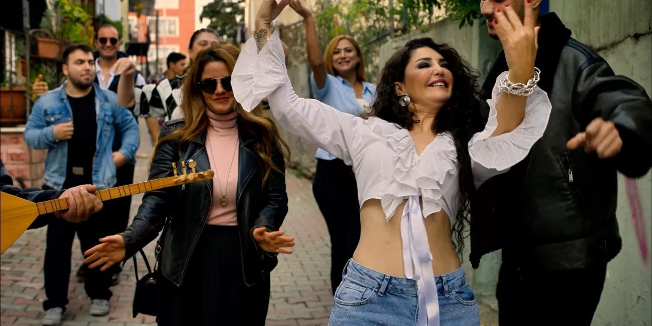 Esra Öztürk: “Ben Değil, Müzik Soundum Değişti”