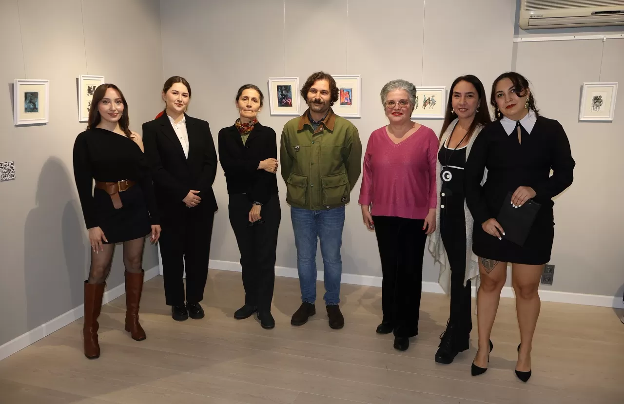 Ömer Koçağ’ın “Kağıt İşler” Sergisi Evrim Sanat Galerisi’nde Açıldı